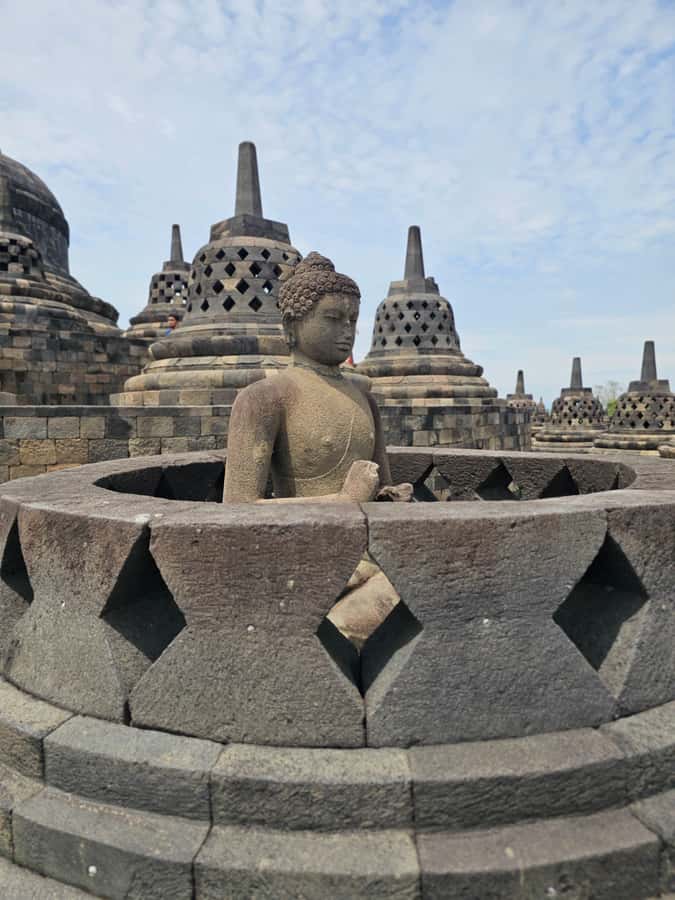Yogyakarta; Sunrise from Borobudur Temple & Prambanan Guided - Guides at Borobudur and Prambanan: why narration makes a big difference