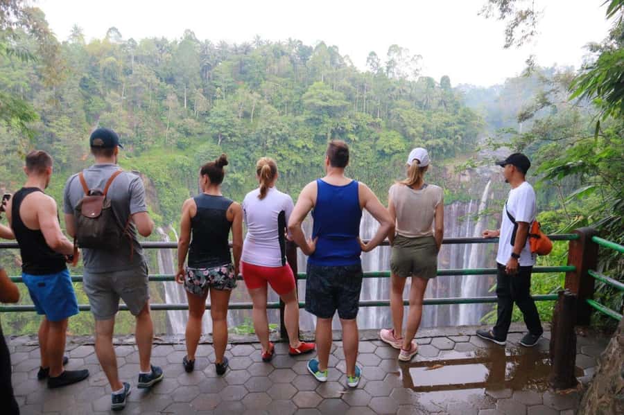 Yogyakarta, Surabaya or Malang: Tumpak Sewu, Bromo Ijen Tour - Kawah Ijen Crater Hike and Blue Fire: Safety First With Sulfur