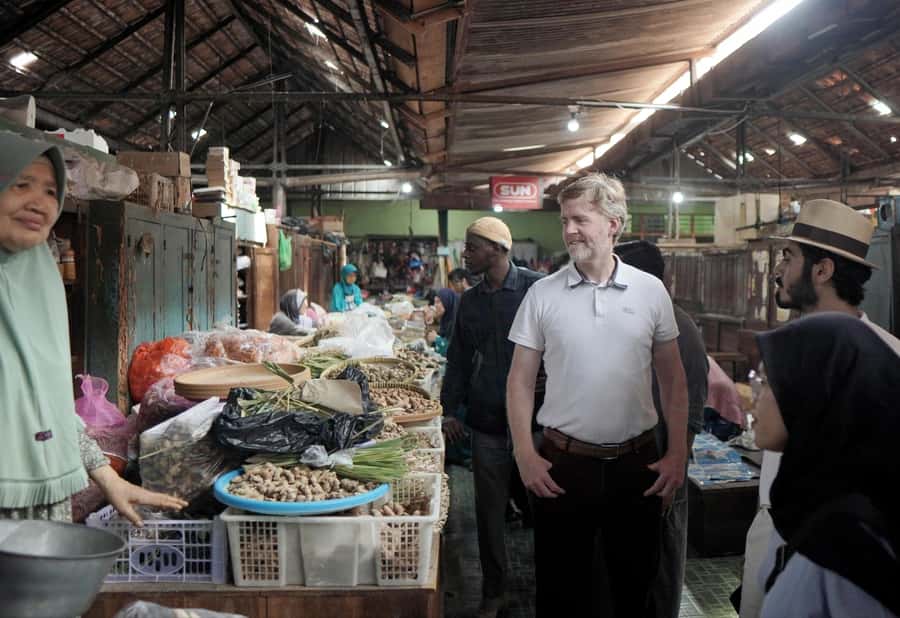 Yogyakarta: The Oldest Neighborhood Walking Experience - Kotagede’s oldest lanes, and why the Joglo houses matter
