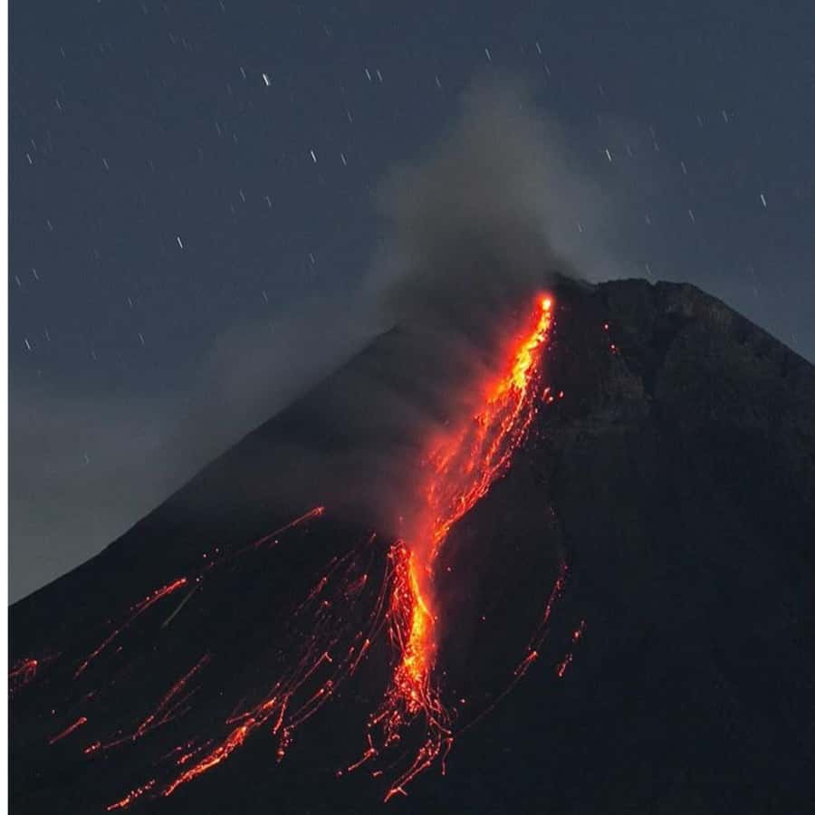 Yogyakarta Volcano: Merapi Volcano on Hilltop (Lava Viewing) - Why Turgo Hill makes Merapi feel so close