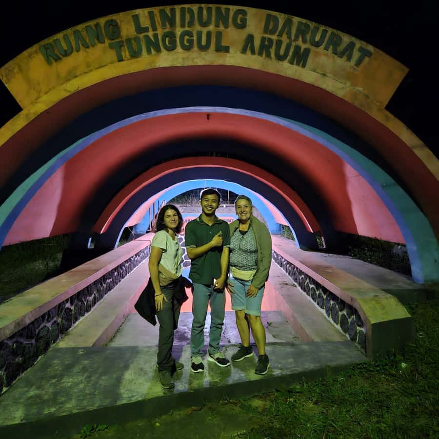 Yogyakarta Volcano: Merapi Volcano on Hilltop (Lava Viewing) - Photos at night: setting yourself up for the shot