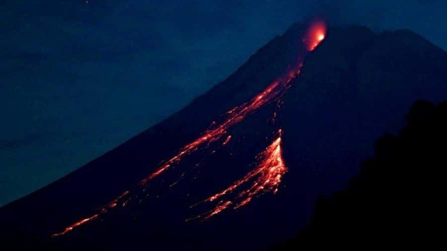 Yogyakarta Volcano: Mount Merapi on Hilltop (Lava View) - Turgo Hill at Night: Steps, Torches, and Better Chances