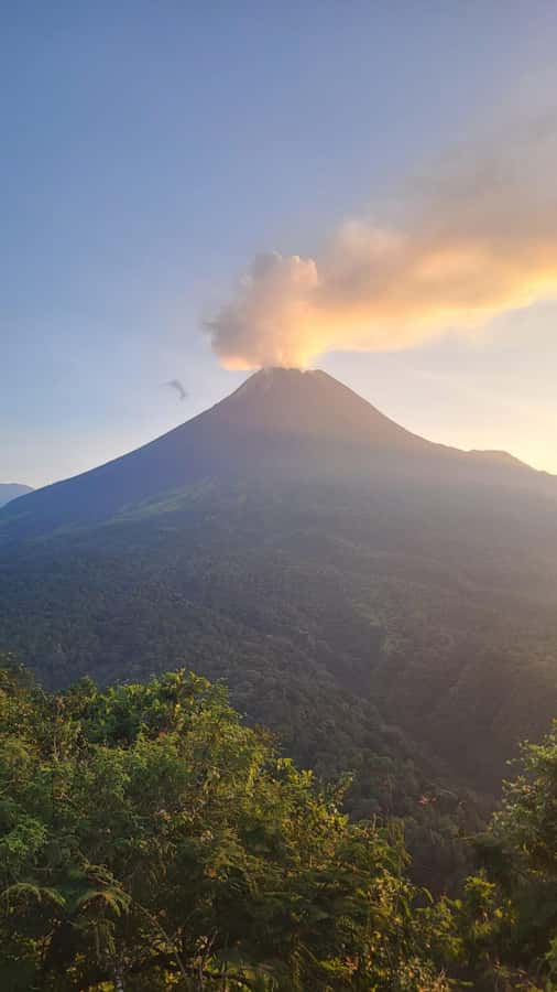 Yogyakarta Volcano: Mount Merapi on Hilltop (Lava View) - Waiting for the Lava: What the Night Feels Like