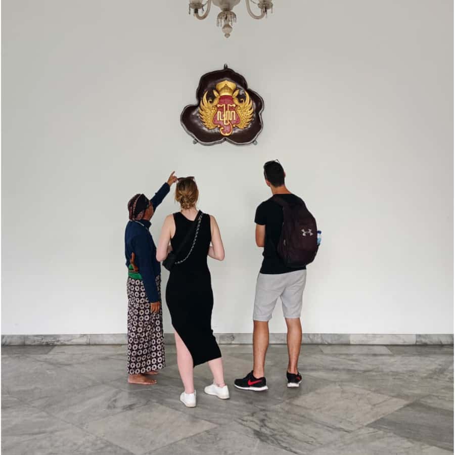 Yogyakarta: Yogyakarta Palace & Water Castle Guided Tour - Key highlights to watch for